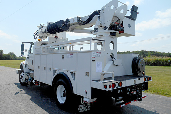 Versalift Digger Derrick tail view