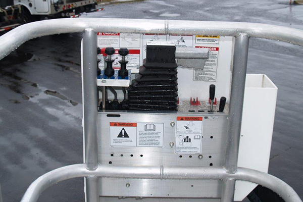 shark-controls Control unit on Sign Shark basket